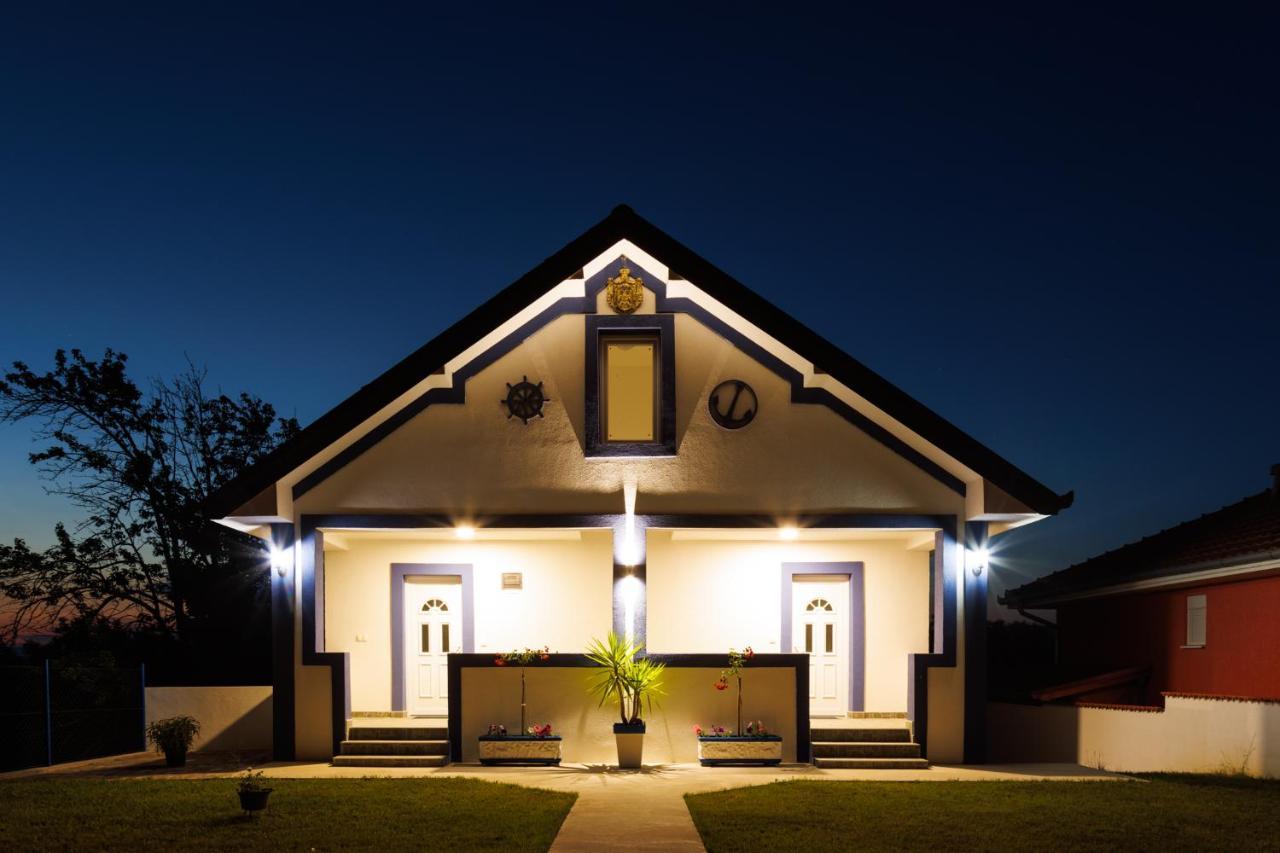 Vila Peristeron Golubăţ Exterior foto